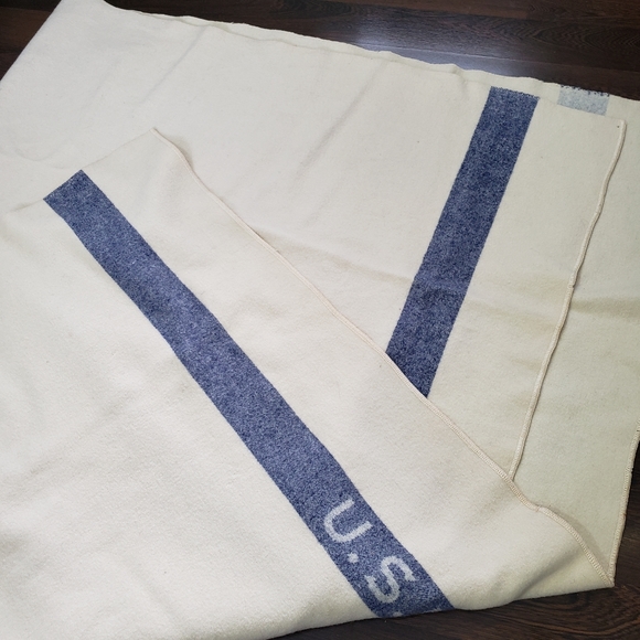VINTAGE US NAVY Blanket WWII Wool Blanket Cream With Blue Stripe White Letters - Picture 4 of 8